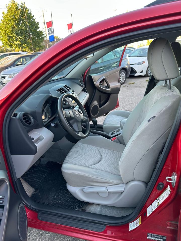 2011 Toyota RAV4 BASE Photo2