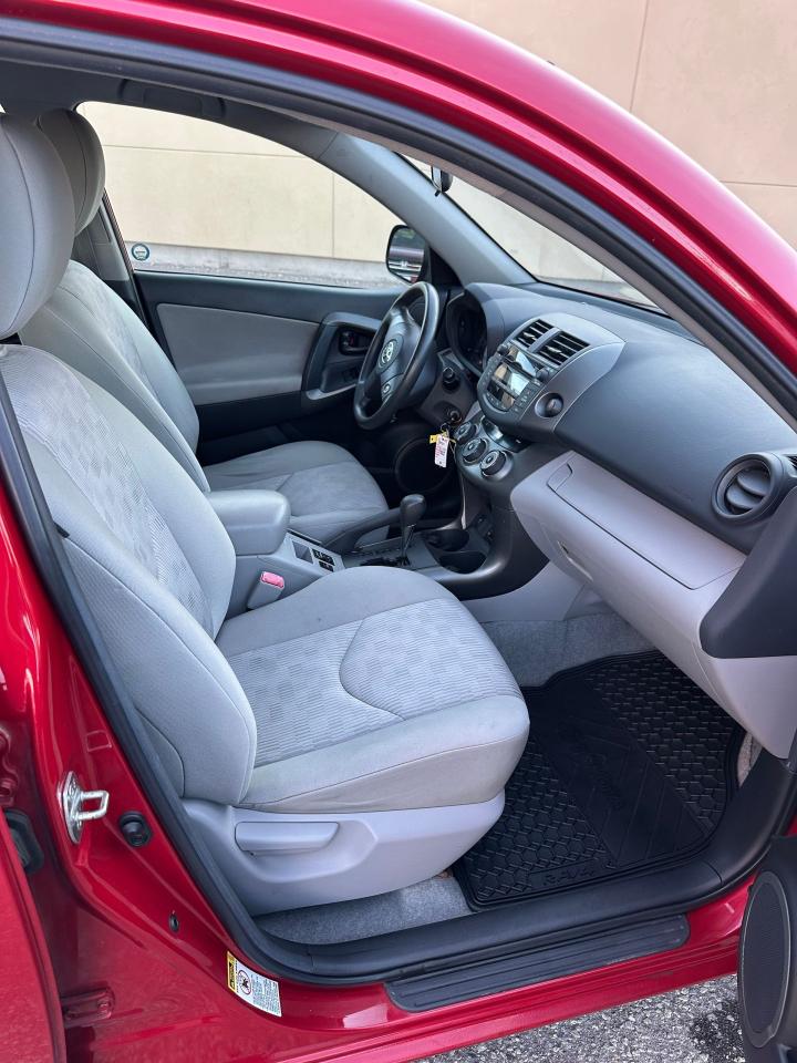 2011 Toyota RAV4 BASE - Photo #7