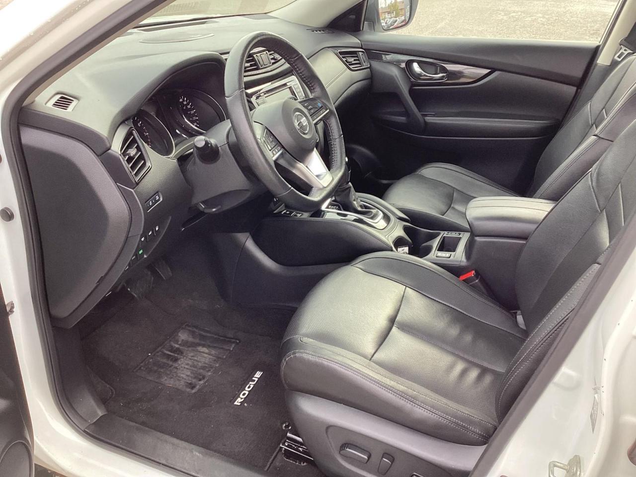 2020 Nissan Rogue SL Photo