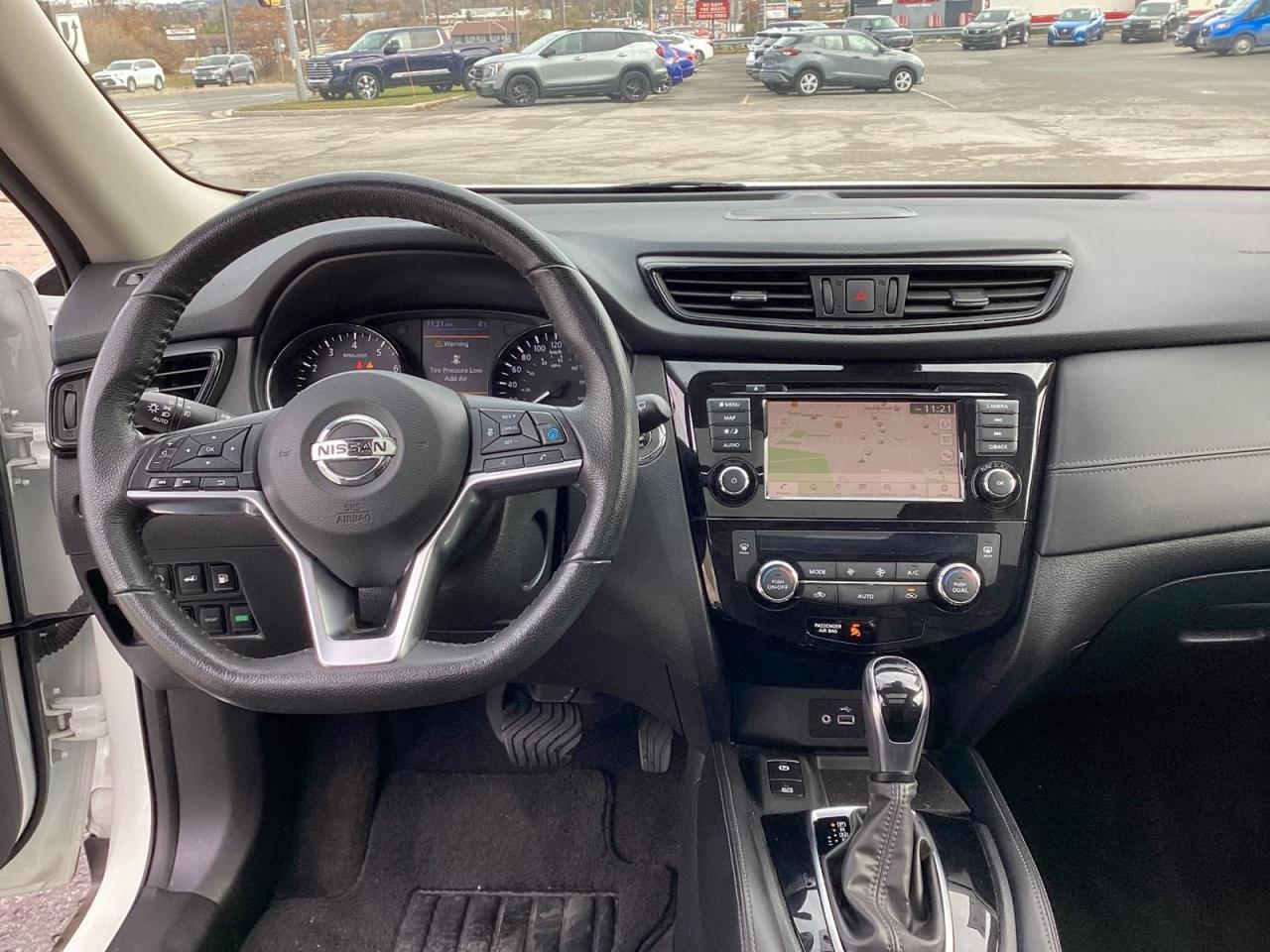 2020 Nissan Rogue SL Photo