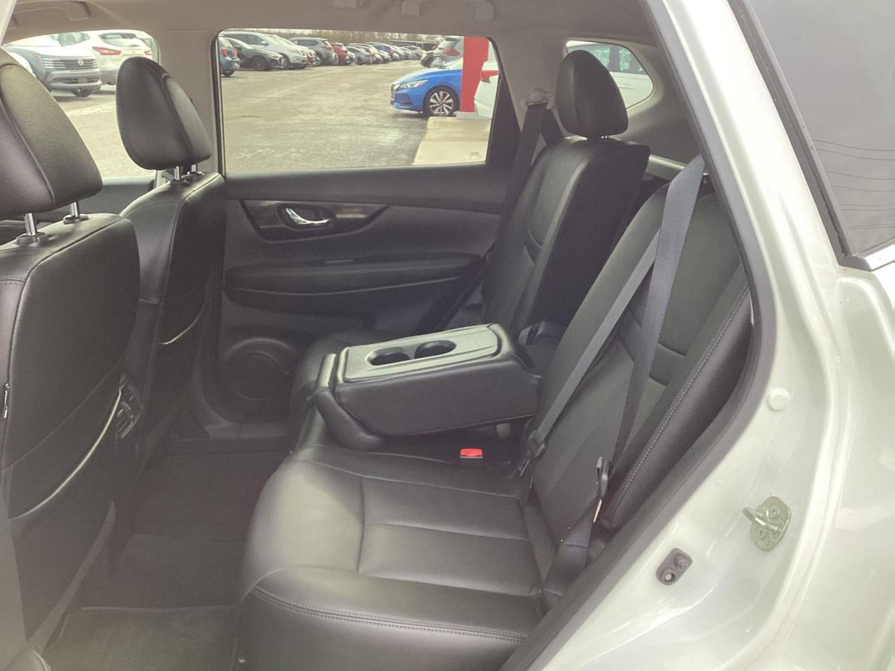 2020 Nissan Rogue SL Photo