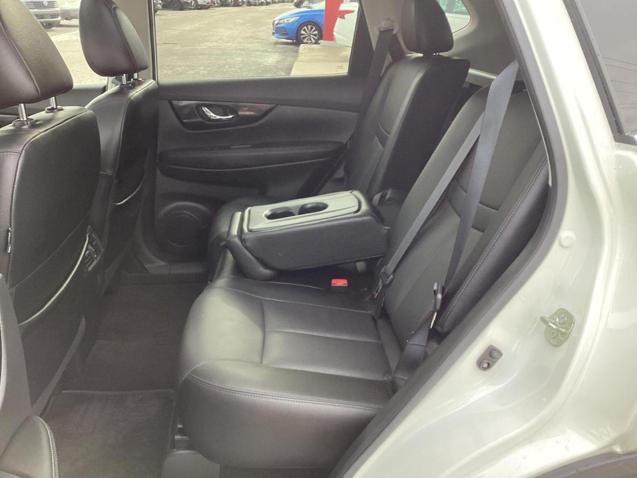 2020 Nissan Rogue SL Photo