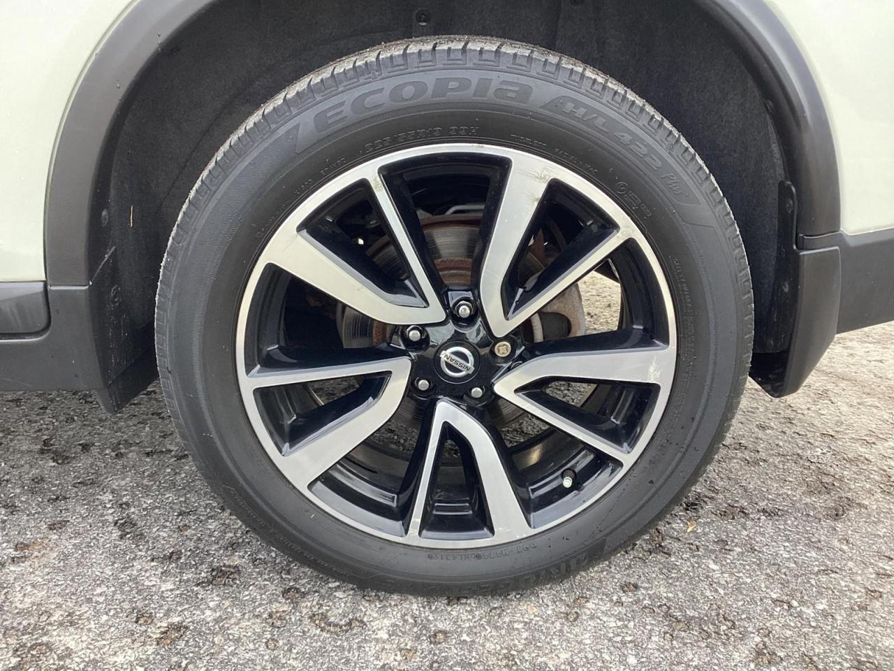 2020 Nissan Rogue SL Photo