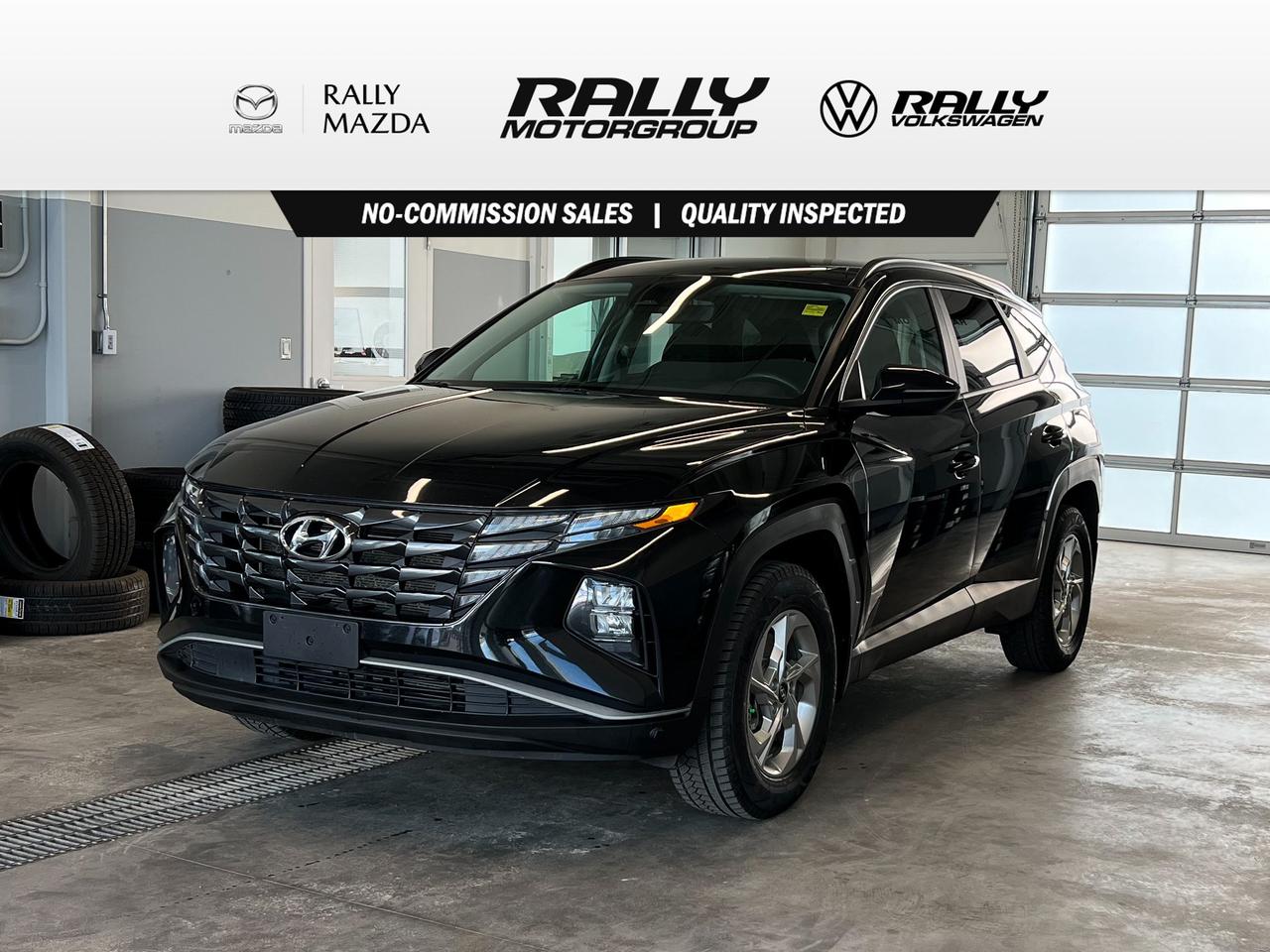 All wheel drive dual zone climate, bluetooth, heated seats and so much more!