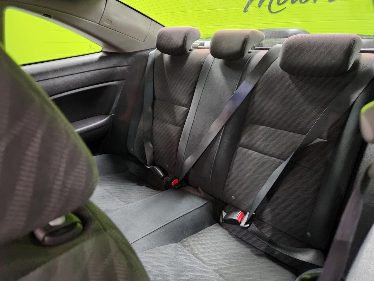 2011 Honda Civic SE SUNROOF ALLOYS CLEAN LOOKS GREAT 5 SPD - Photo #19