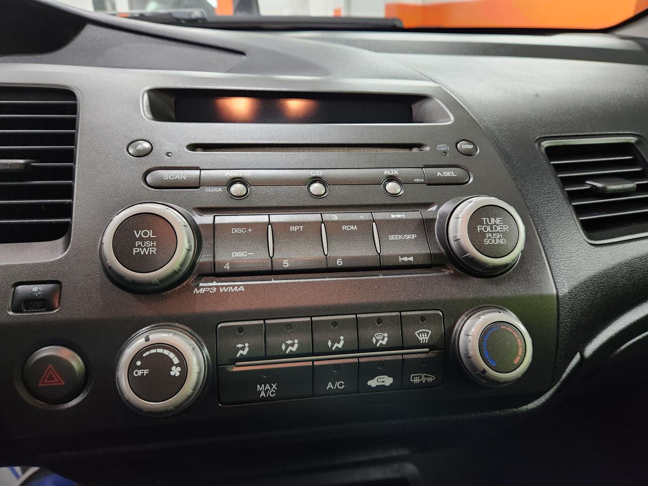 2011 Honda Civic SE SUNROOF ALLOYS CLEAN LOOKS GREAT 5 SPD - Photo #23