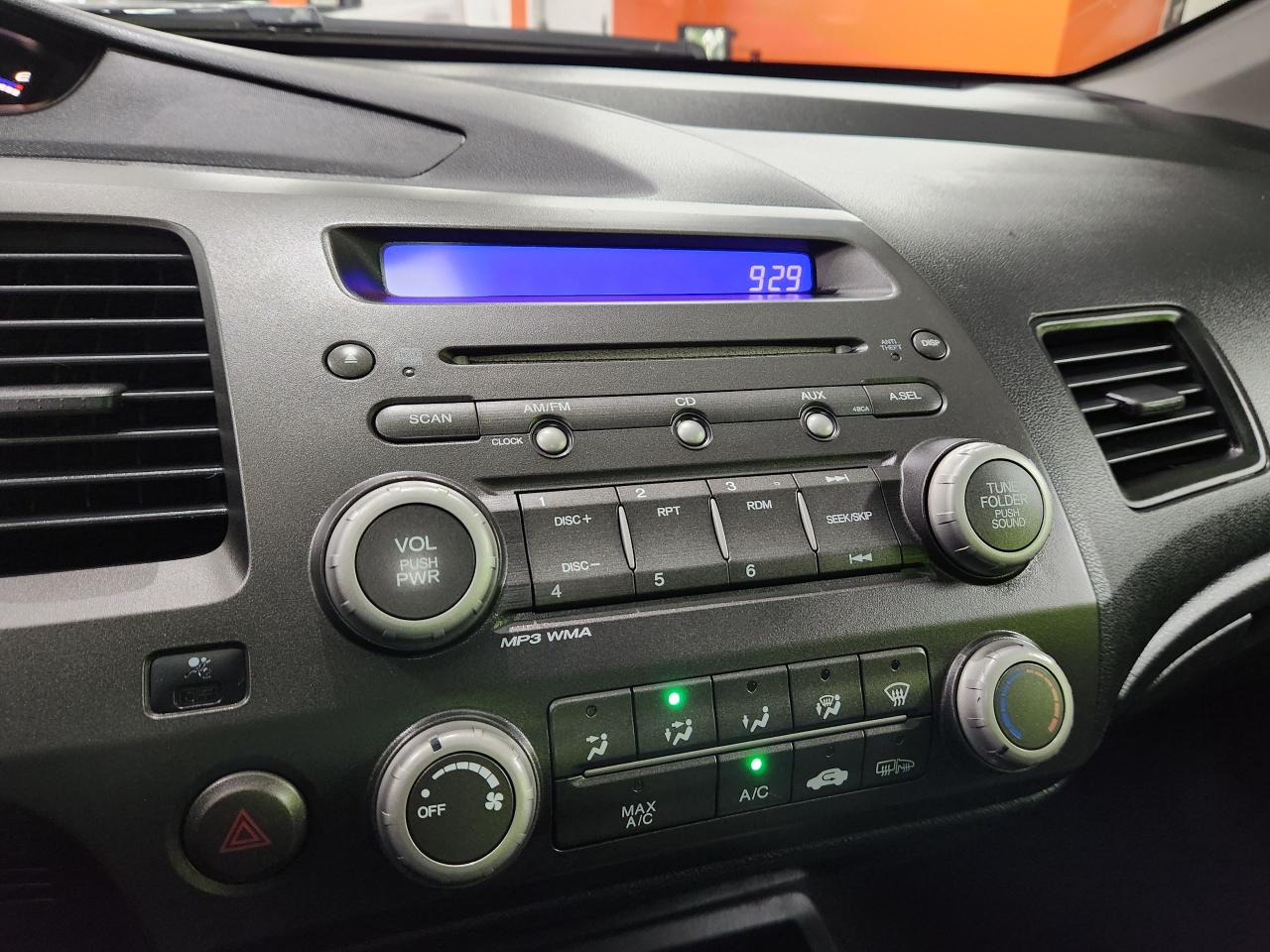 2011 Honda Civic SE SUNROOF ALLOYS CLEAN LOOKS GREAT 5 SPD - Photo #28