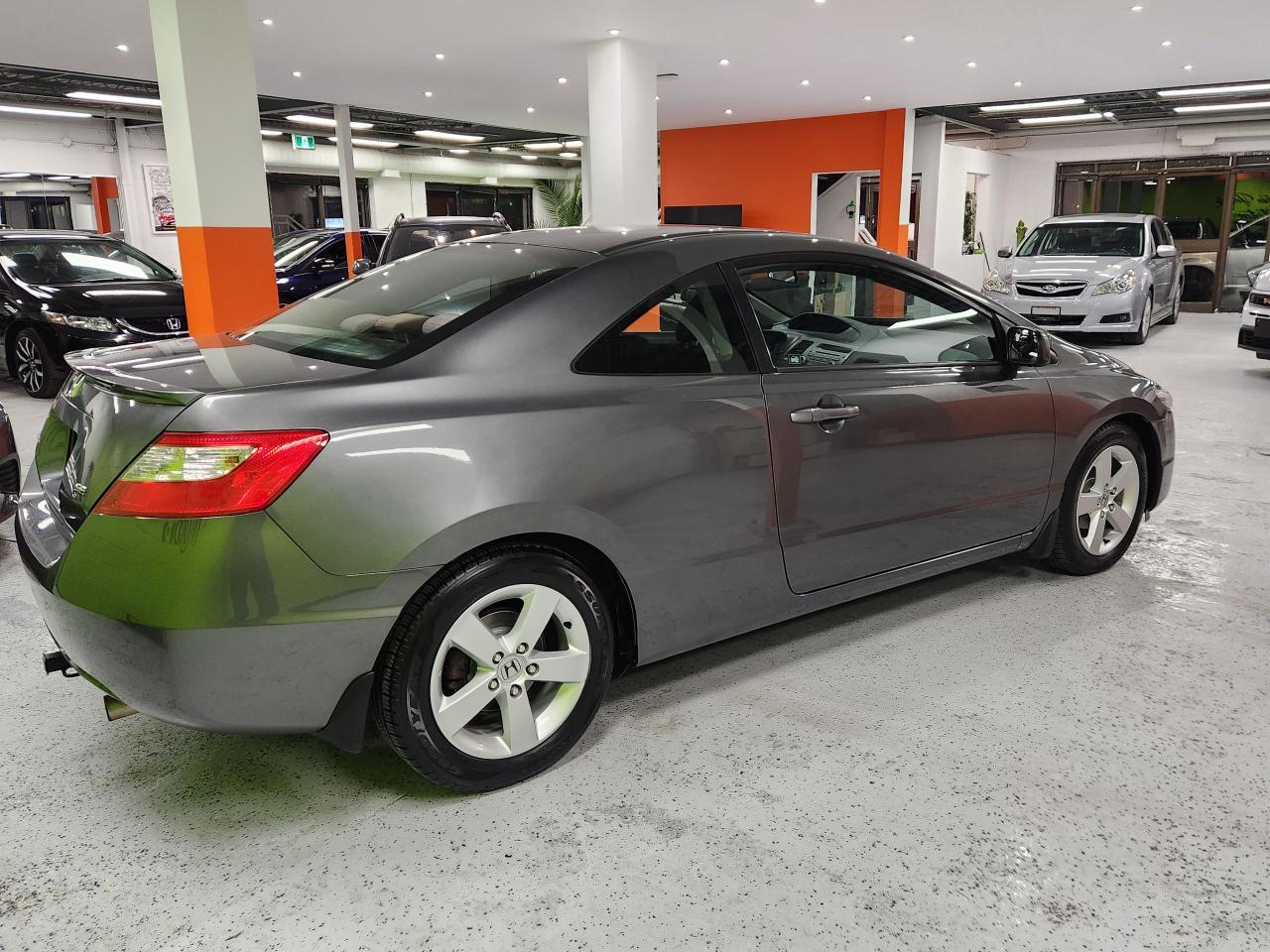 2011 Honda Civic SE SUNROOF ALLOYS CLEAN LOOKS GREAT 5 SPD - Photo #8