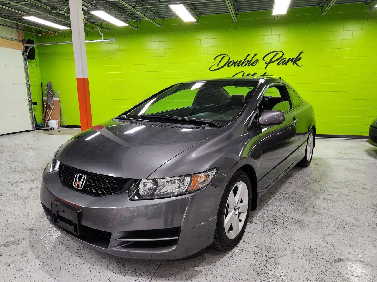 2011 Honda Civic SE SUNROOF ALLOYS CLEAN LOOKS GREAT 5 SPD - Photo #17