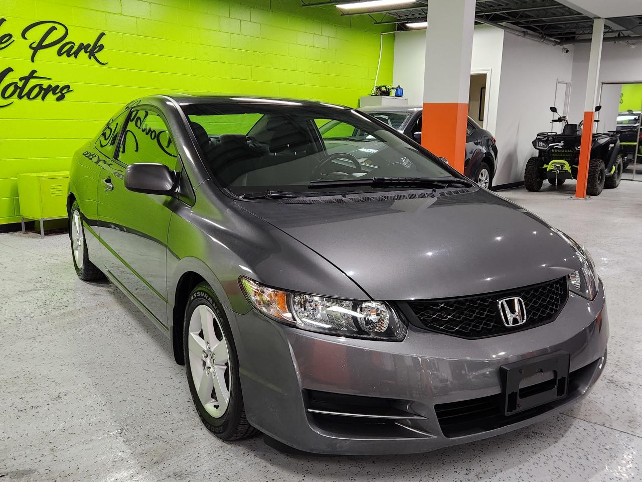 2011 Honda Civic SE SUNROOF ALLOYS CLEAN LOOKS GREAT 5 SPD - Photo #5