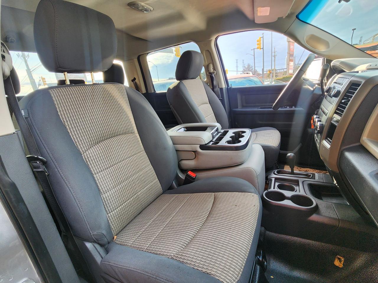 2012 RAM 2500 ST HEMI 4x4 RUNNING BOARDS SPRAY LINER Photo