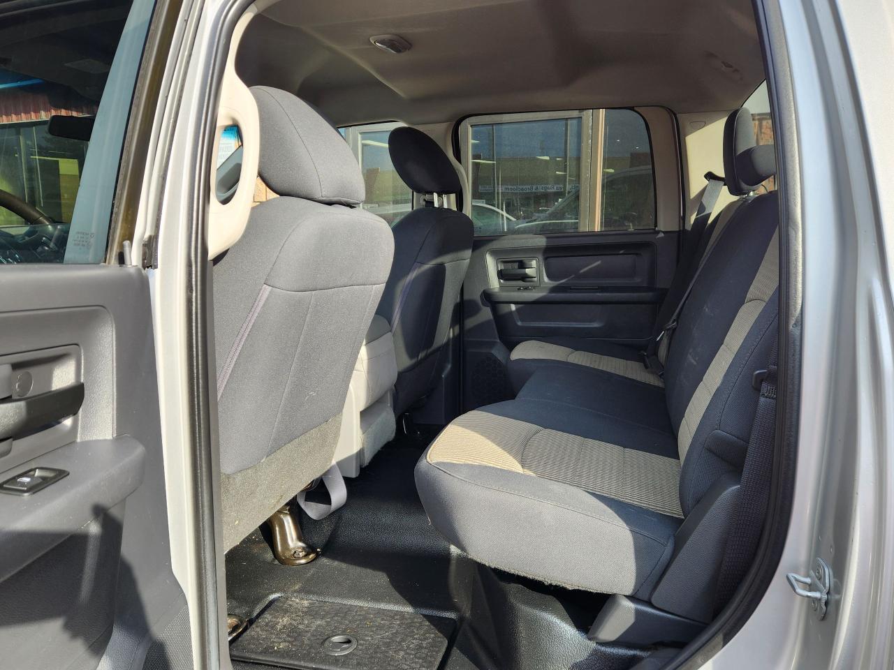 2012 RAM 2500 ST HEMI 4x4 RUNNING BOARDS SPRAY LINER Photo