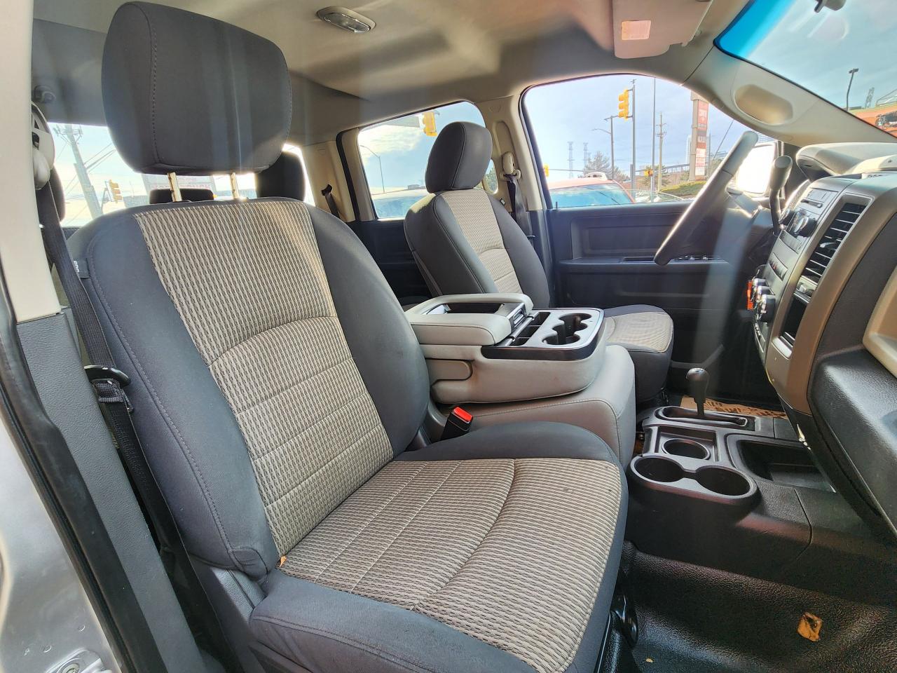 2012 RAM 2500 ST HEMI 4x4 RUNNING BOARDS SPRAY LINER Photo