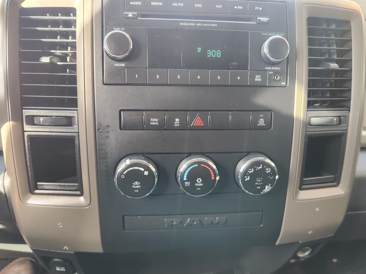 2012 RAM 2500 ST HEMI 4x4 RUNNING BOARDS SPRAY LINER Photo