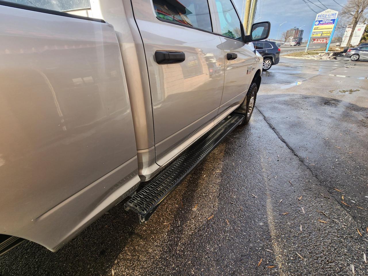 2012 RAM 2500 ST HEMI 4x4 RUNNING BOARDS SPRAY LINER Photo