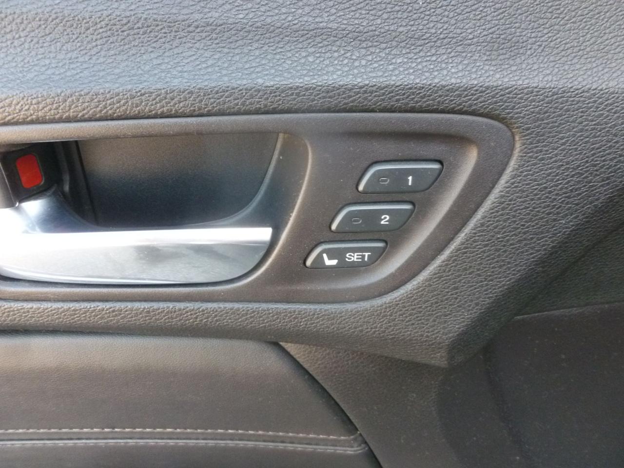 2017 Acura TLX V6 Tech - Photo #9
