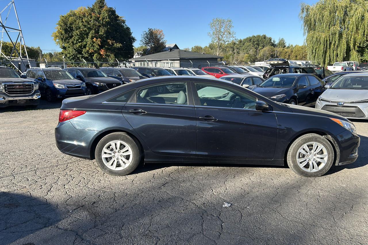 2012 Hyundai Sonata GL - Photo #2