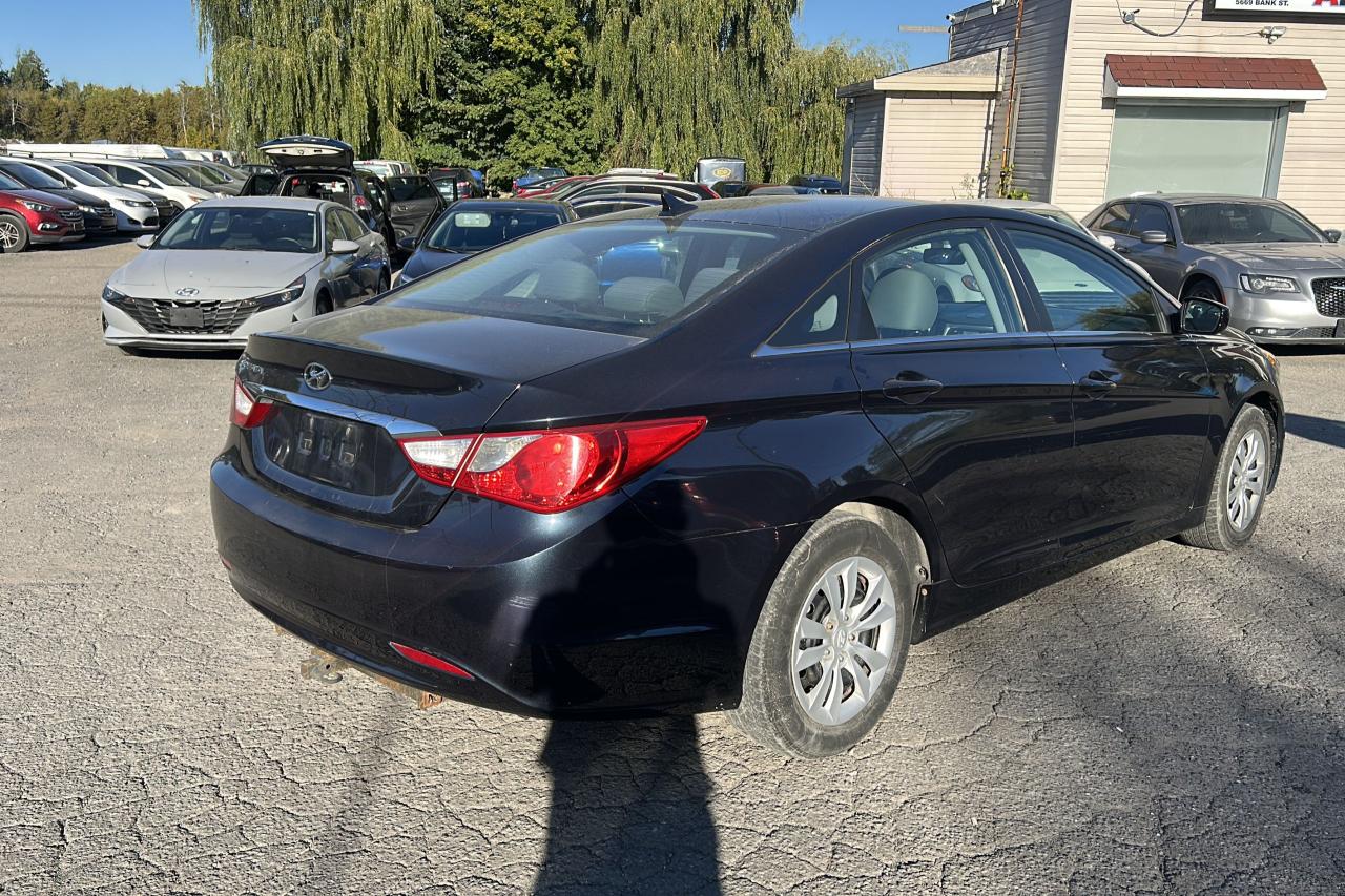 2012 Hyundai Sonata GL - Photo #3