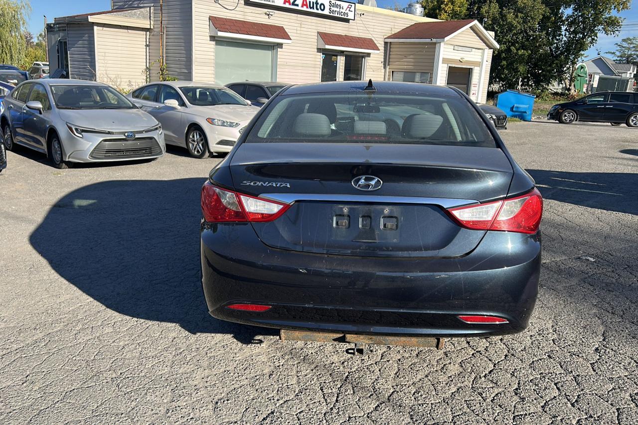 2012 Hyundai Sonata GL - Photo #4