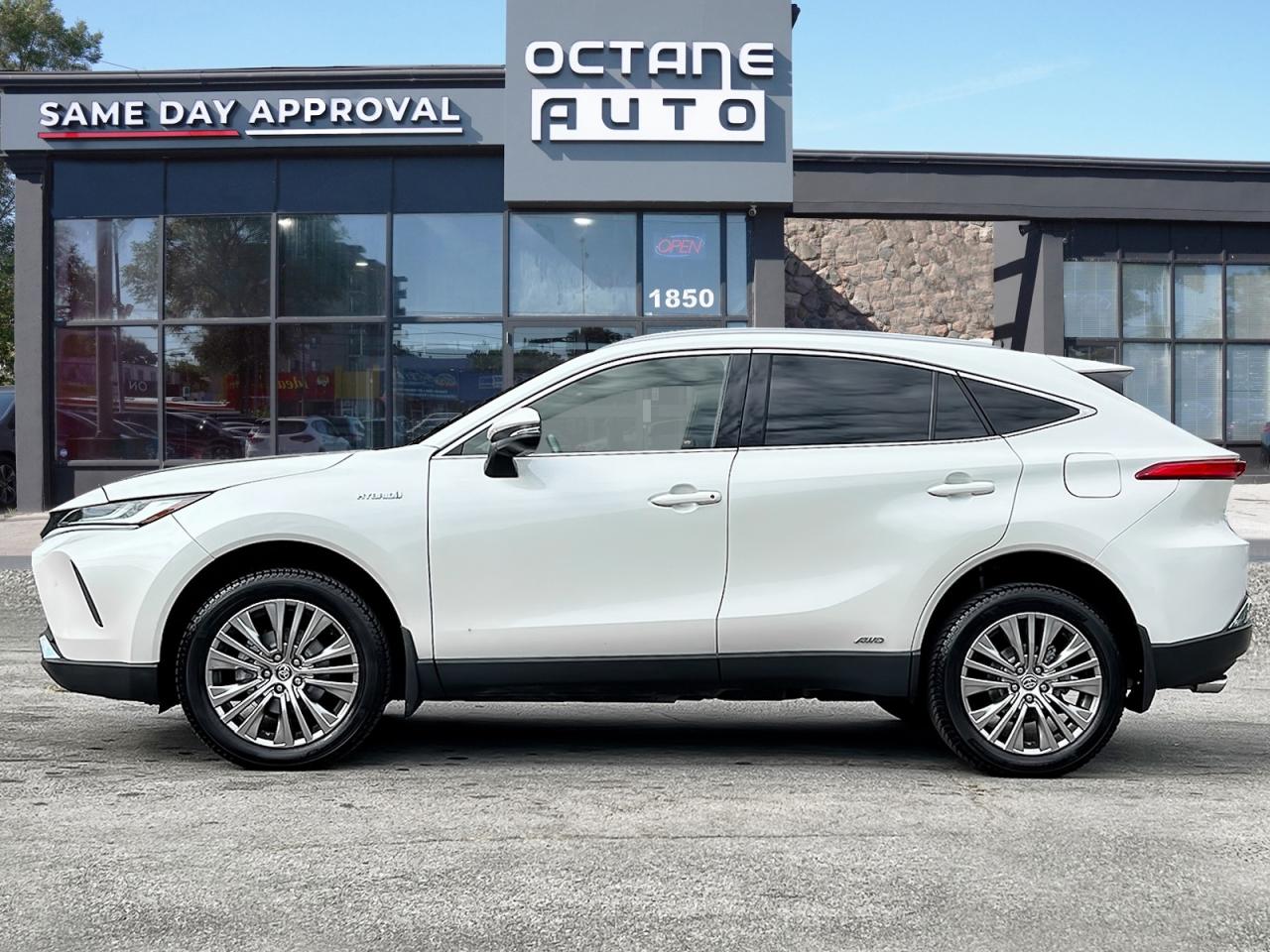 2021 Toyota Venza XLE Photo2