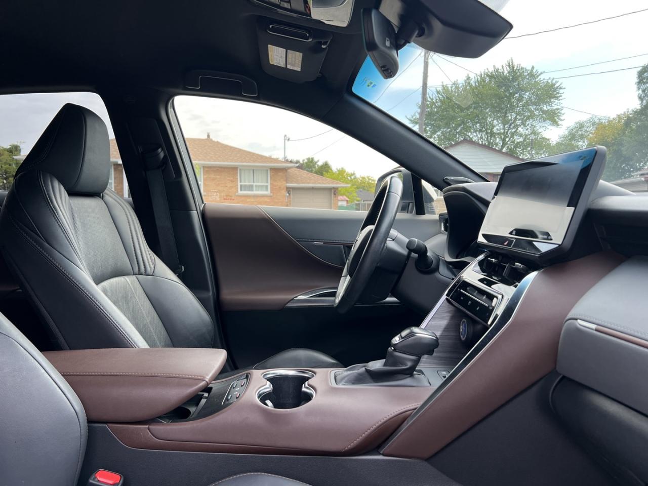 2021 Toyota Venza XLE - Photo #28