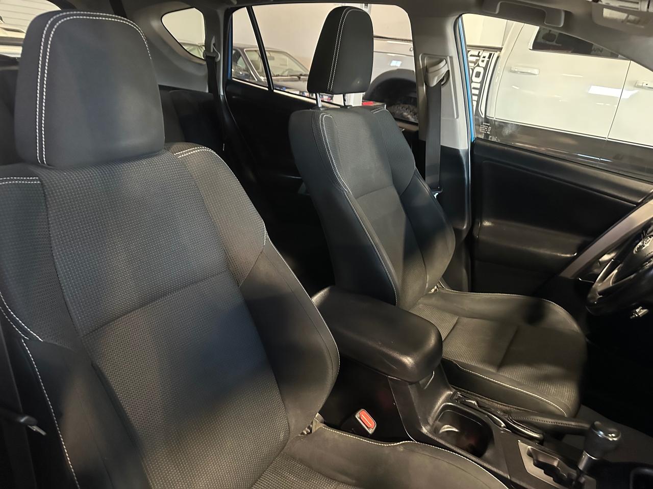 2017 Toyota RAV4 XLE | BSM | POWERED LIFTGATE | SUNROOF | HEATED - Photo #8