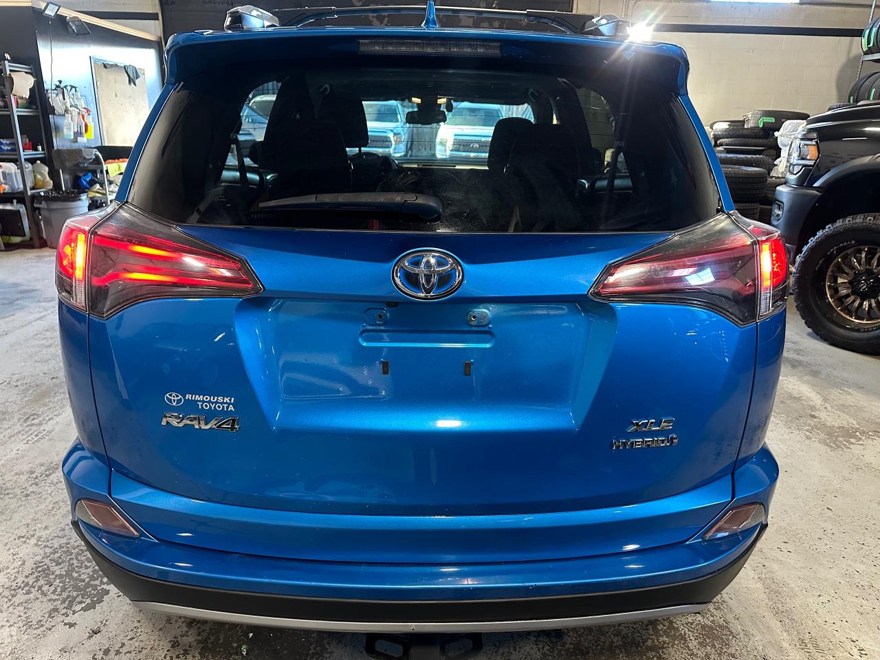2017 Toyota RAV4 XLE | BSM | POWERED LIFTGATE | SUNROOF | HEATED - Photo #11