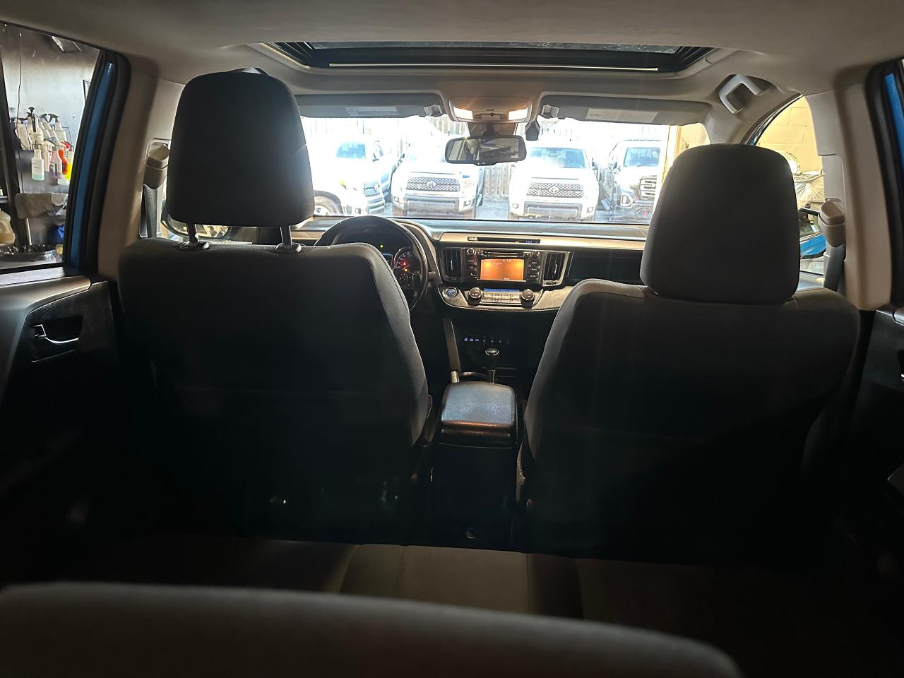 2017 Toyota RAV4 XLE | BSM | POWERED LIFTGATE | SUNROOF | HEATED - Photo #15