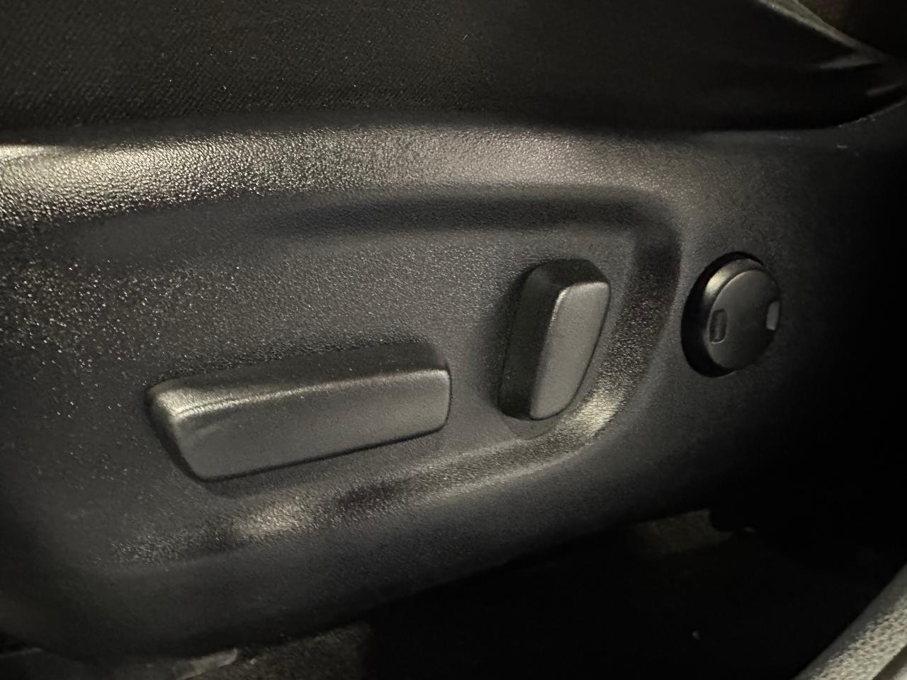 2017 Toyota RAV4 XLE | BSM | POWERED LIFTGATE | SUNROOF | HEATED - Photo #22