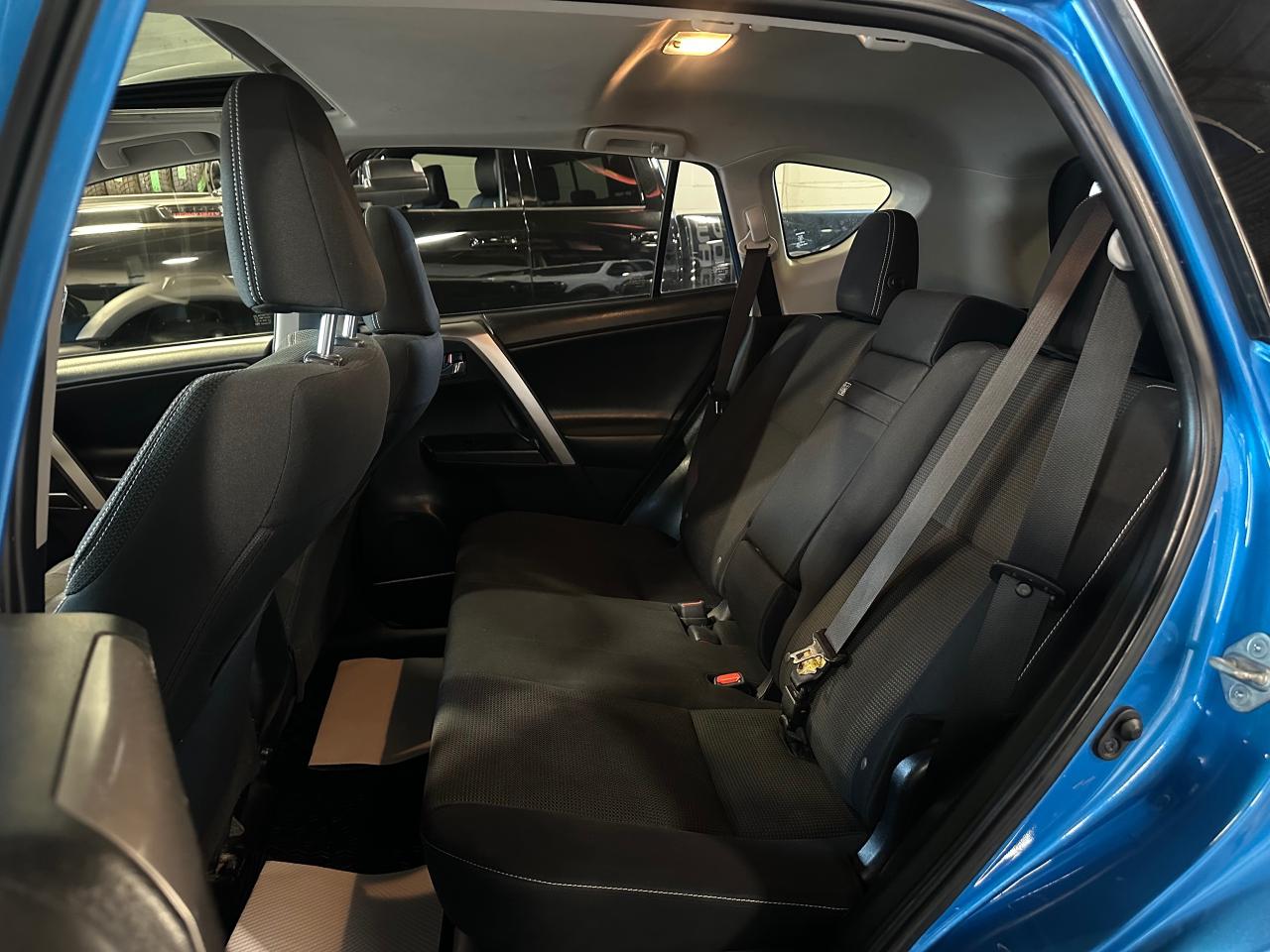 2017 Toyota RAV4 XLE | BSM | POWERED LIFTGATE | SUNROOF | HEATED - Photo #18