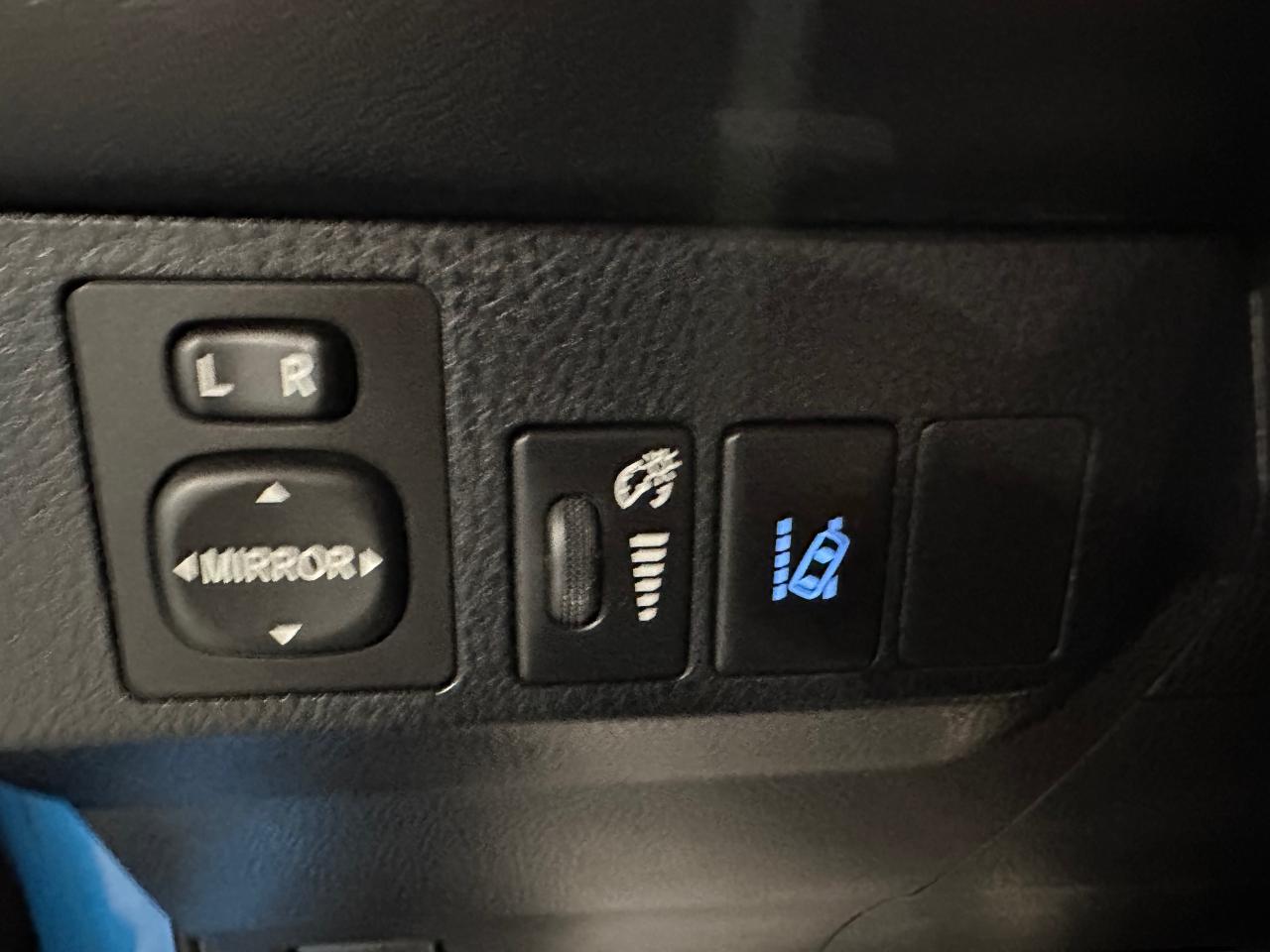2017 Toyota RAV4 XLE | BSM | POWERED LIFTGATE | SUNROOF | HEATED - Photo #24