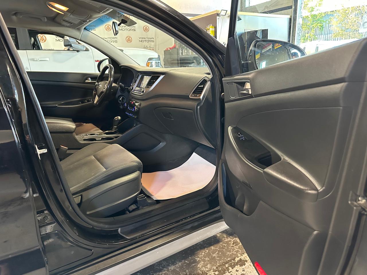 2018 Hyundai Tucson 2.0L Premium AWD Photo4