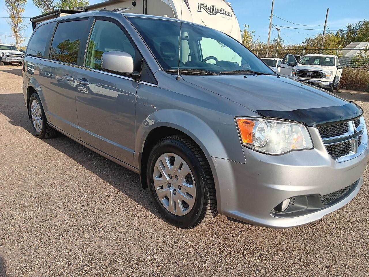 2019 Dodge Grand Caravan SXT Premium Plus, Leather, BU Cam, DVD - Photo #3
