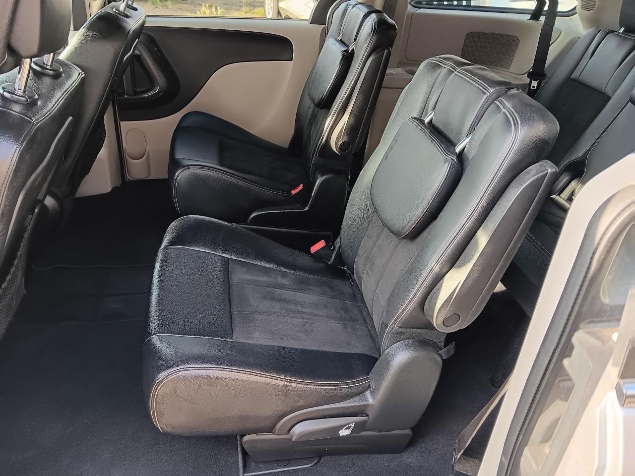 2019 Dodge Grand Caravan SXT Premium Plus, Leather, BU Cam, DVD - Photo #16
