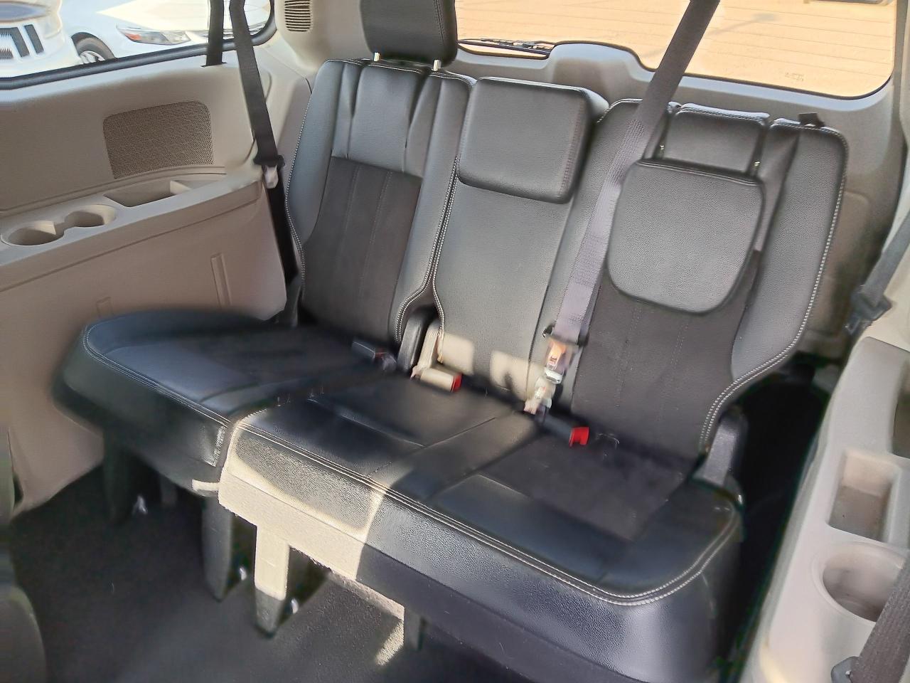 2019 Dodge Grand Caravan SXT Premium Plus, Leather, BU Cam, DVD - Photo #17