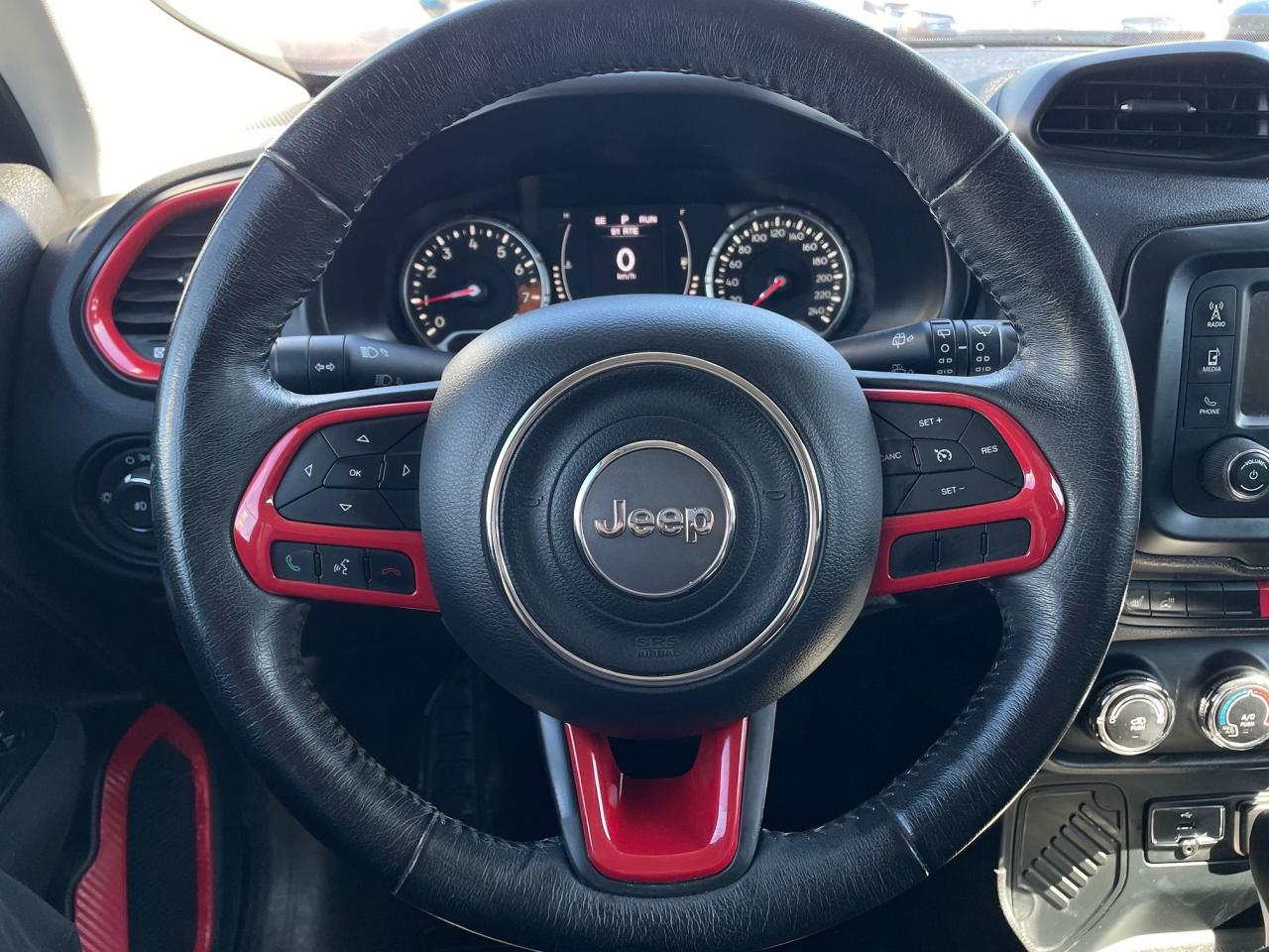 2015 Jeep Renegade North *1 OWNER, LOW KM, HEATED SEATS & STEERING* - Photo #10