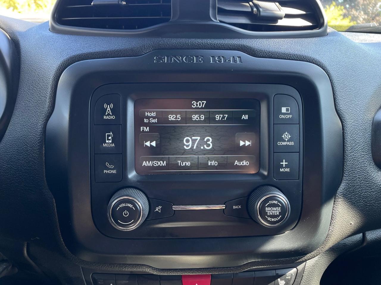 2015 Jeep Renegade North *1 OWNER, LOW KM, HEATED SEATS & STEERING* - Photo #13