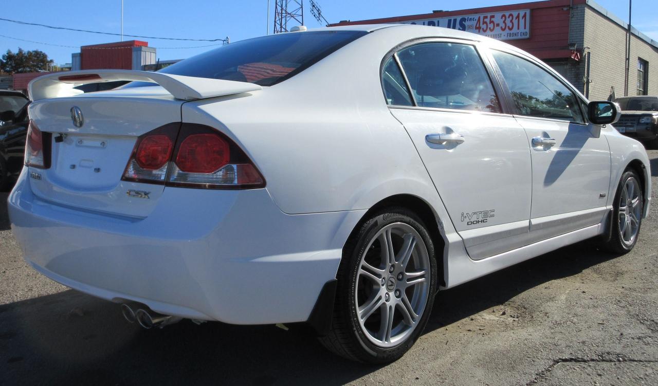 2010 Acura CSX Tech Pkg Photo4