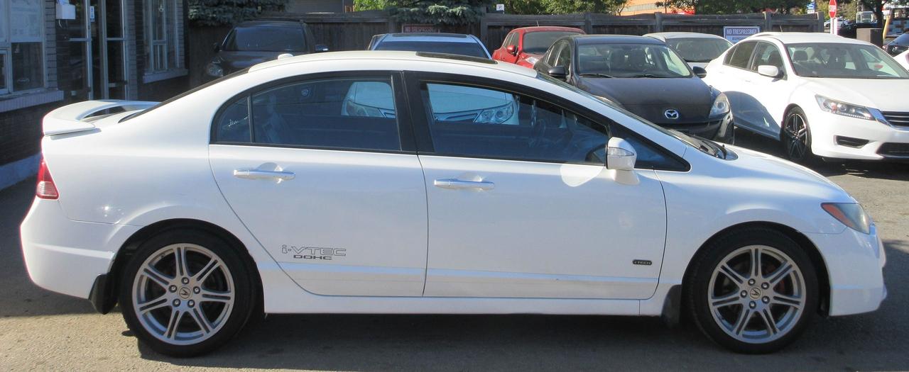 2010 Acura CSX Tech Pkg Photo