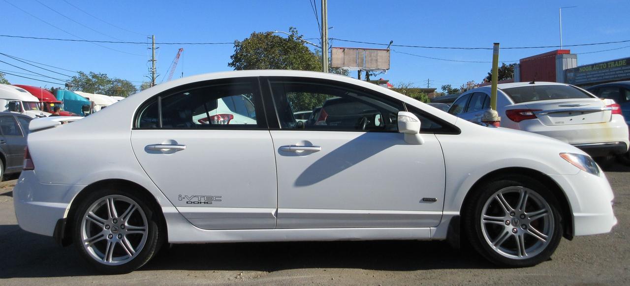 2010 Acura CSX Tech Pkg Photo