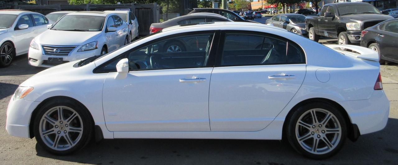 2010 Acura CSX Tech Pkg Photo