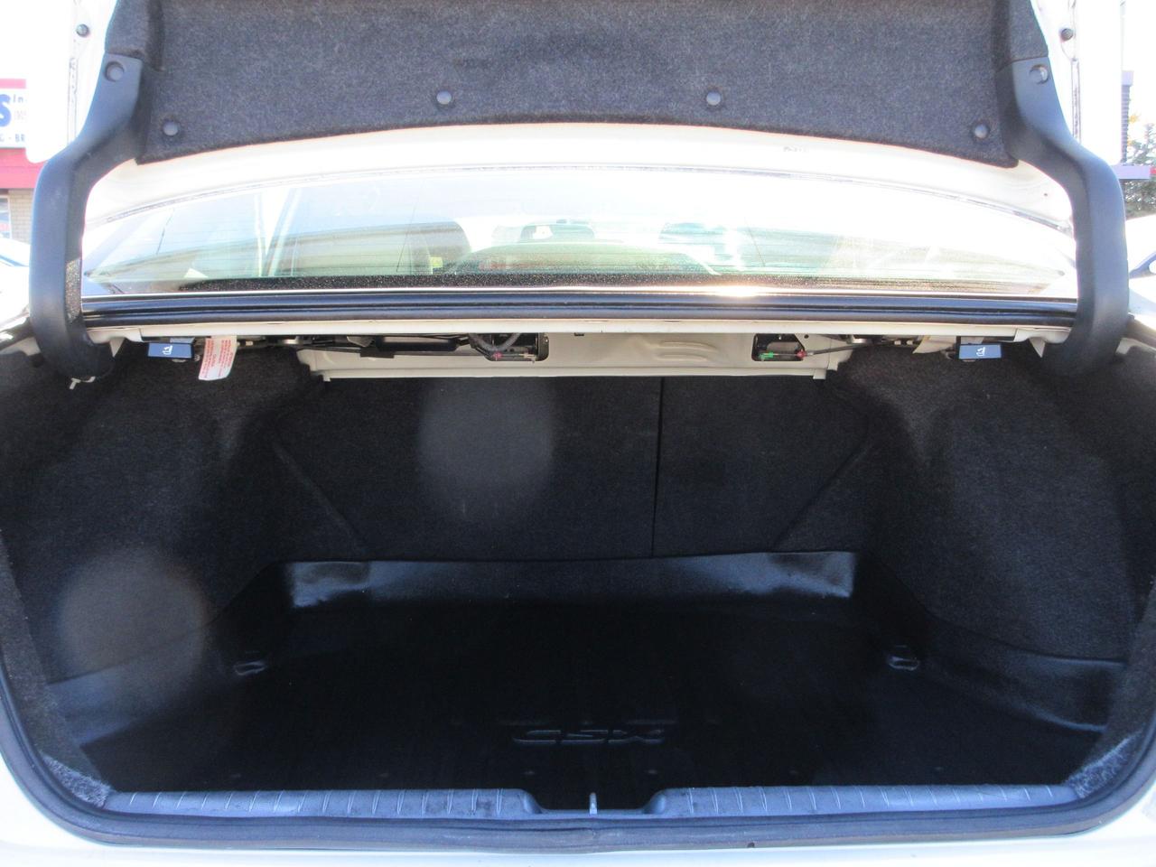 2010 Acura CSX Tech Pkg Photo
