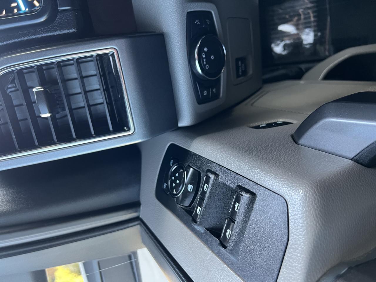 2019 Ford F-150 XLT SuperCrew 4WD - Photo #21