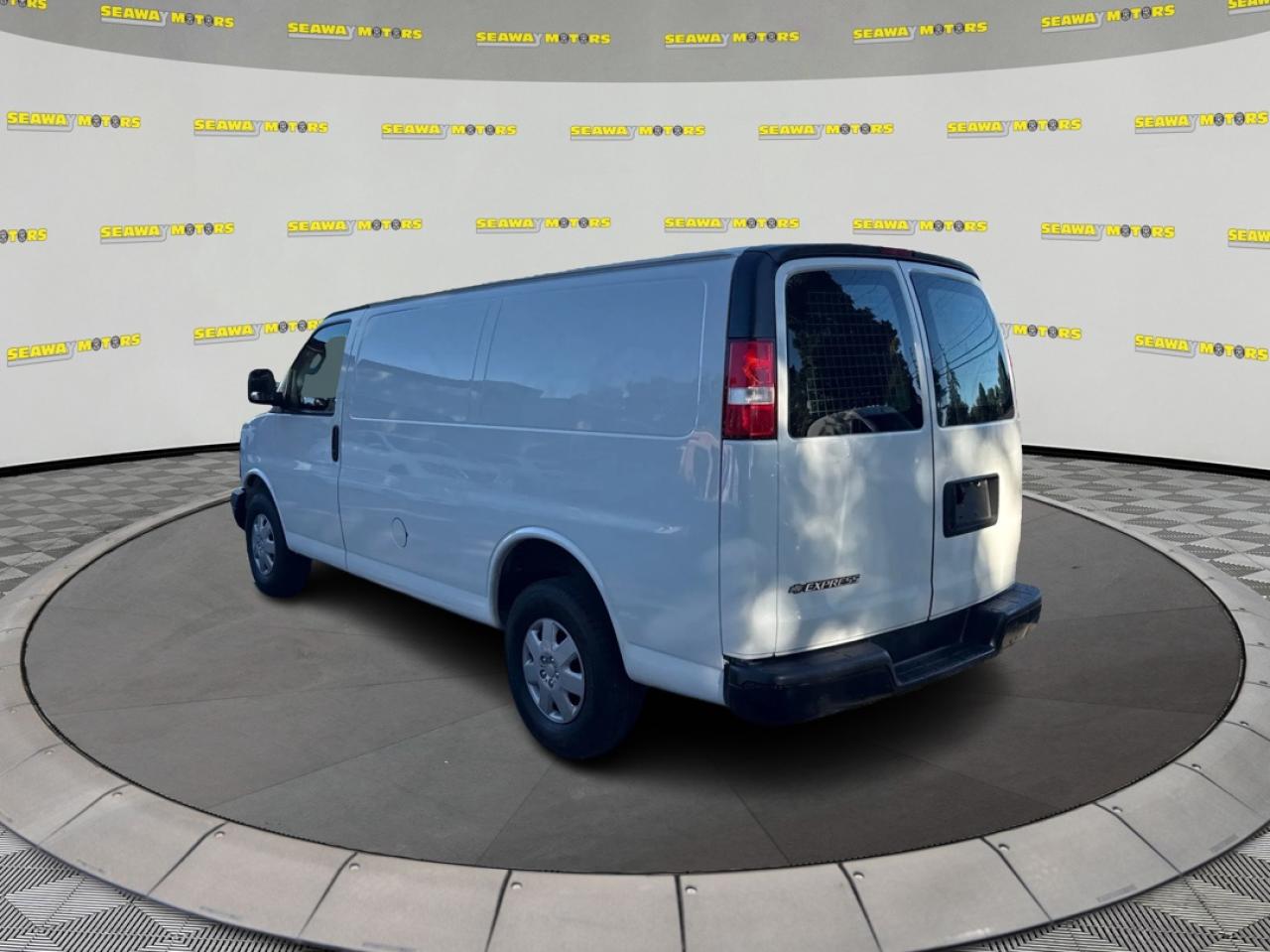 2017 Chevrolet Express  - Photo #5