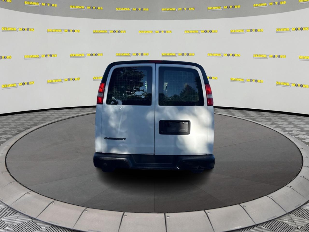 2017 Chevrolet Express  - Photo #4