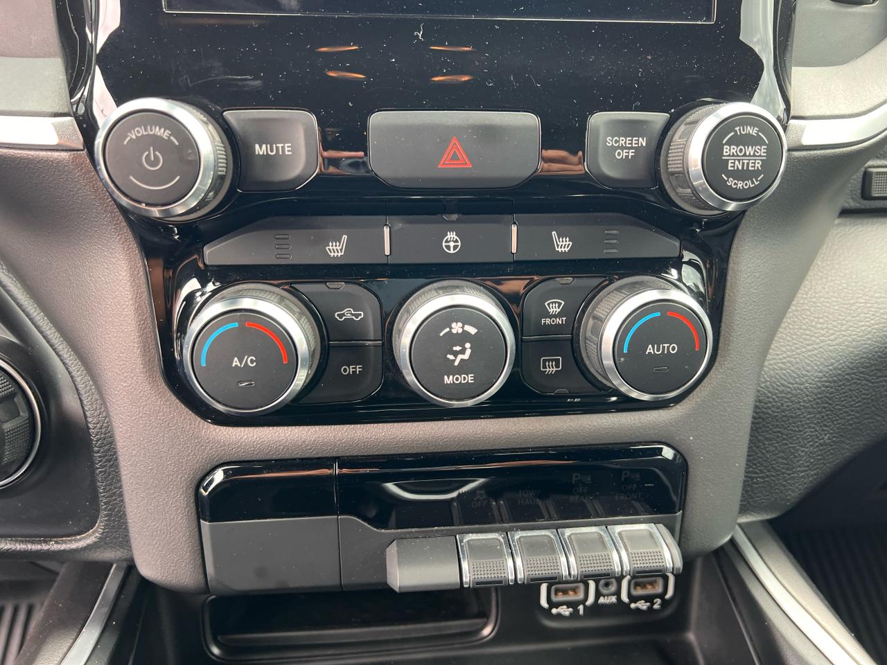 2022 RAM 1500 Big Horn 5.7L HEMI 4X4 CREWCAB Photo25