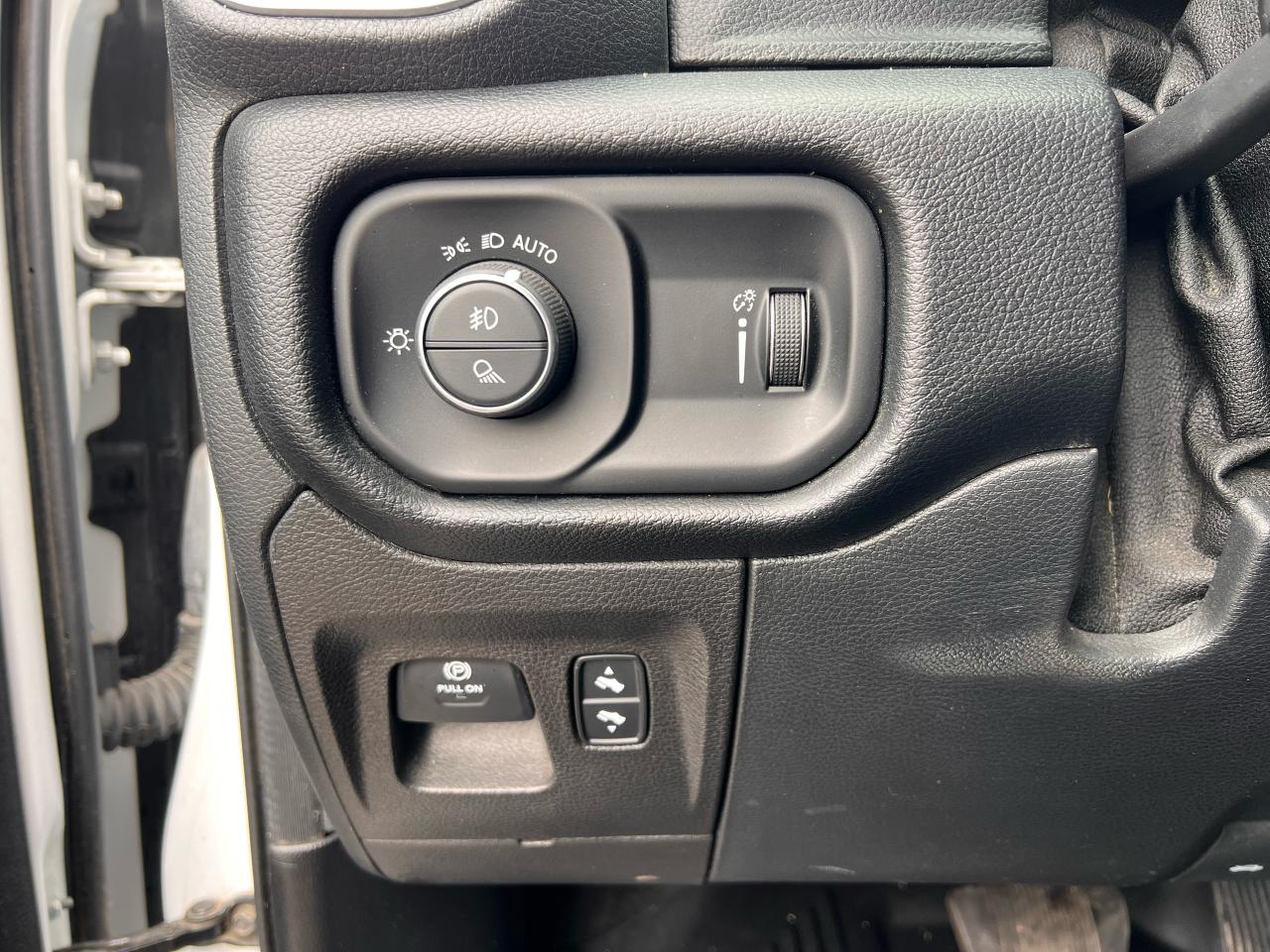 2022 RAM 1500 Big Horn 5.7L HEMI 4X4 CREWCAB Photo