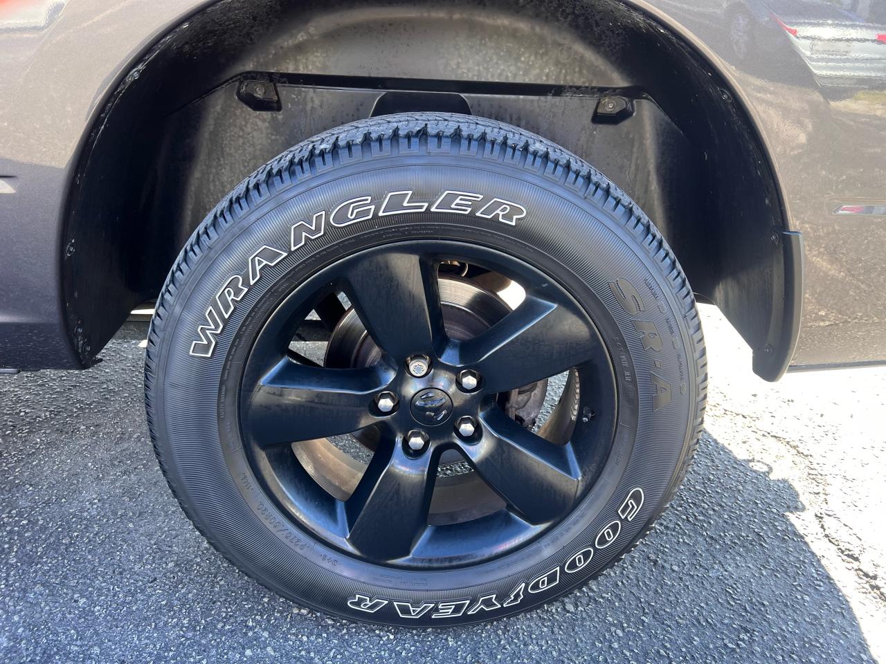 2021 RAM 1500 Classic EXPRESS CREWCAB 5.7 HEMI 4X4 Photo44