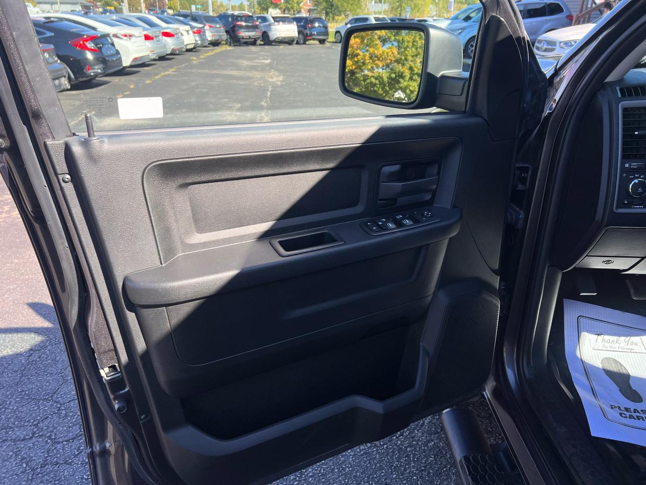 2021 RAM 1500 Classic EXPRESS CREWCAB 5.7 HEMI 4X4 Photo14