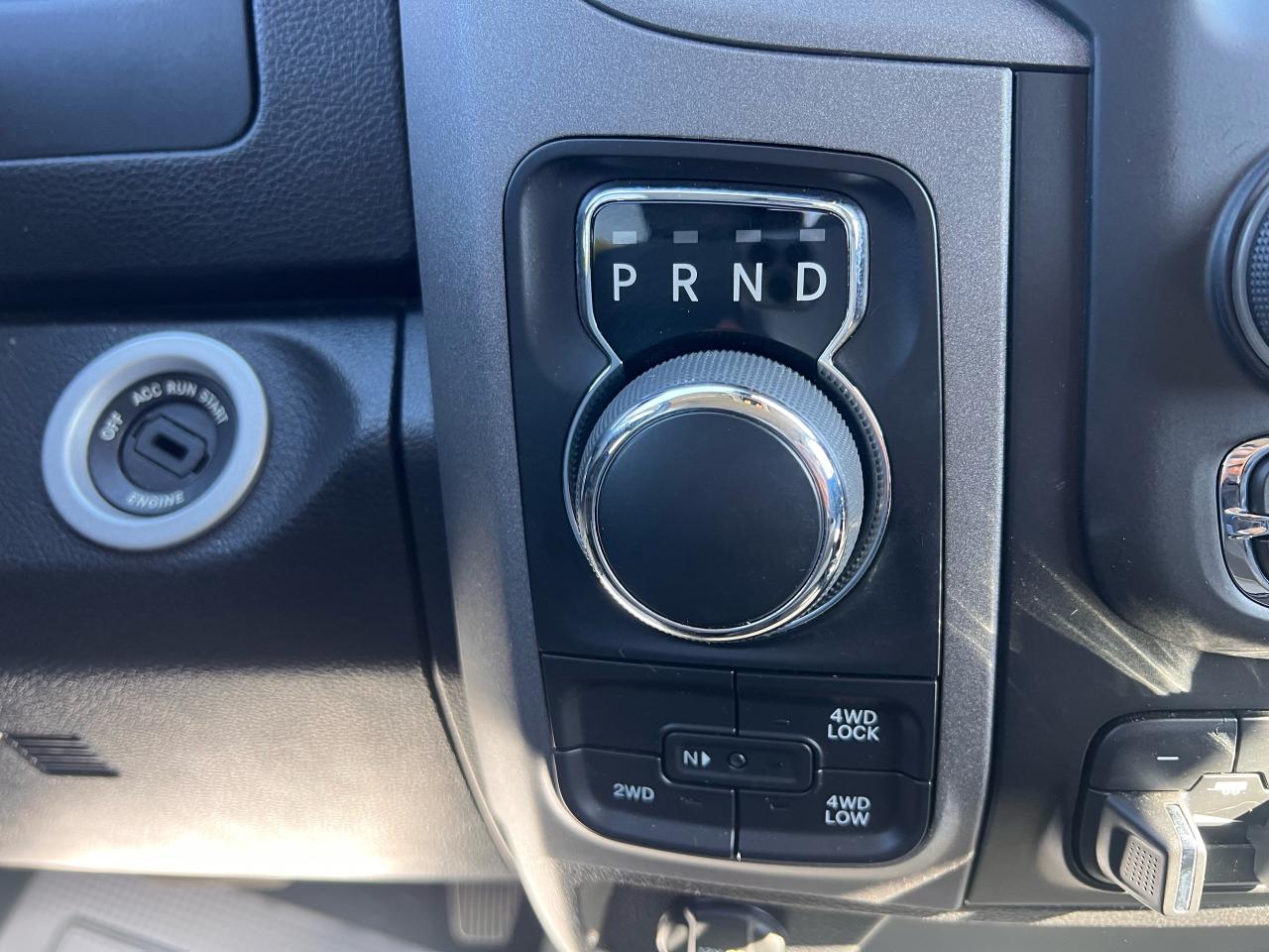 2021 RAM 1500 Classic EXPRESS CREWCAB 5.7 HEMI 4X4 Photo23